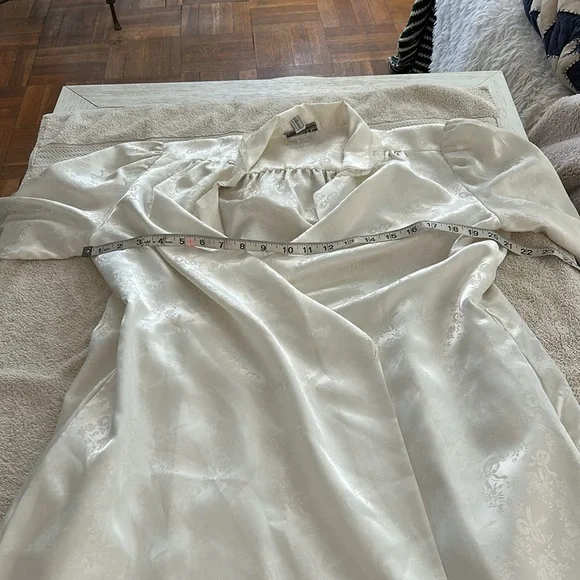 Vintage Christian Dior authentic rare ‘50’s satin robe made exclusively for Saks - Picture 12 of 16